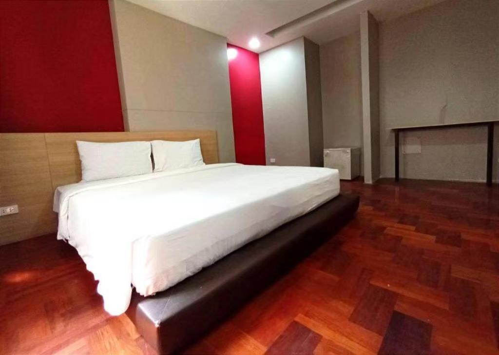 Go Inn Silom Bts St Louis V โกอินน์ สีลม 2 방콕 외부 사진